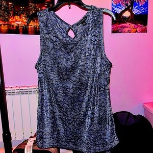 very cute blue top, easily paired with jeans or a skirt, cute to go out in